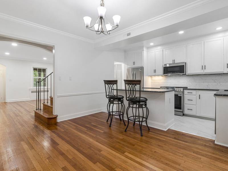 4414 Volta Place, Washington, DC 20007-1539 United States