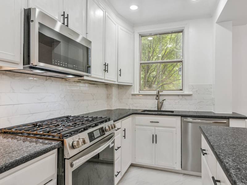 4414 Volta Place, Washington, DC 20007-1539 United States