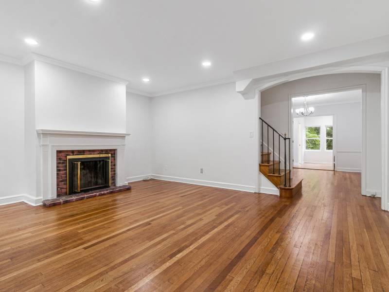 4414 Volta Place, Washington, DC 20007-1539 United States