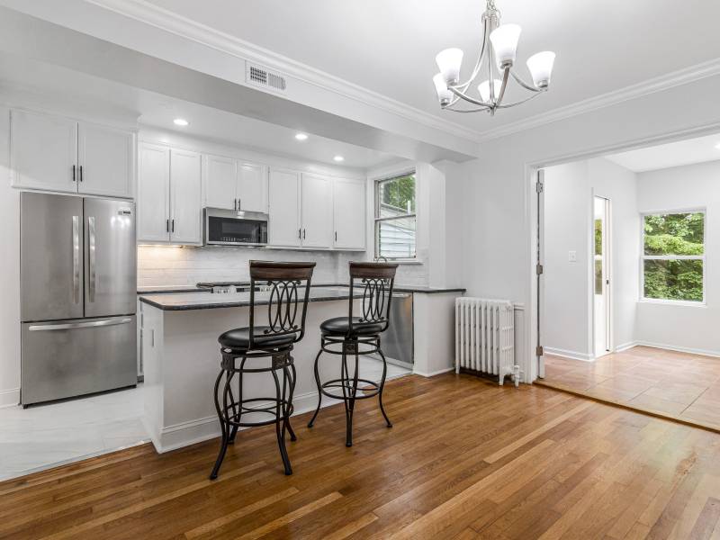 4414 Volta Place, Washington, DC 20007-1539 United States