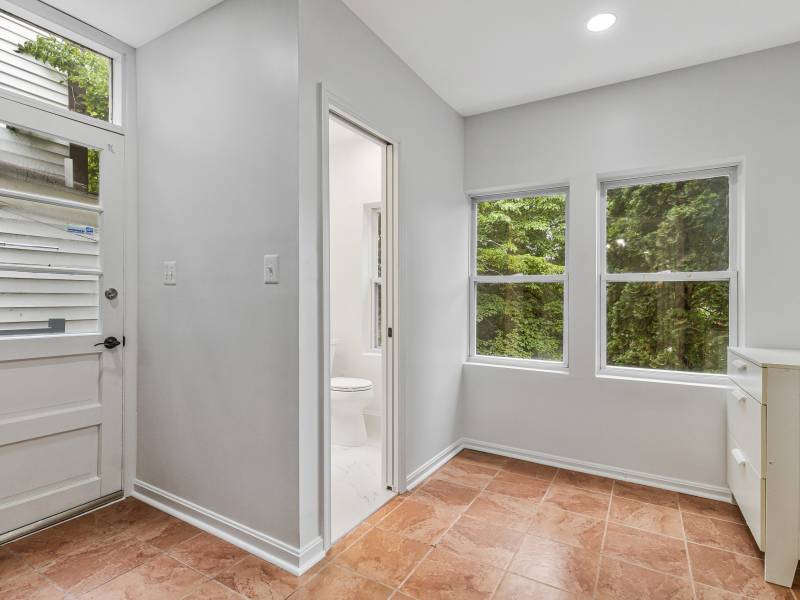 4414 Volta Place, Washington, DC 20007-1539 United States