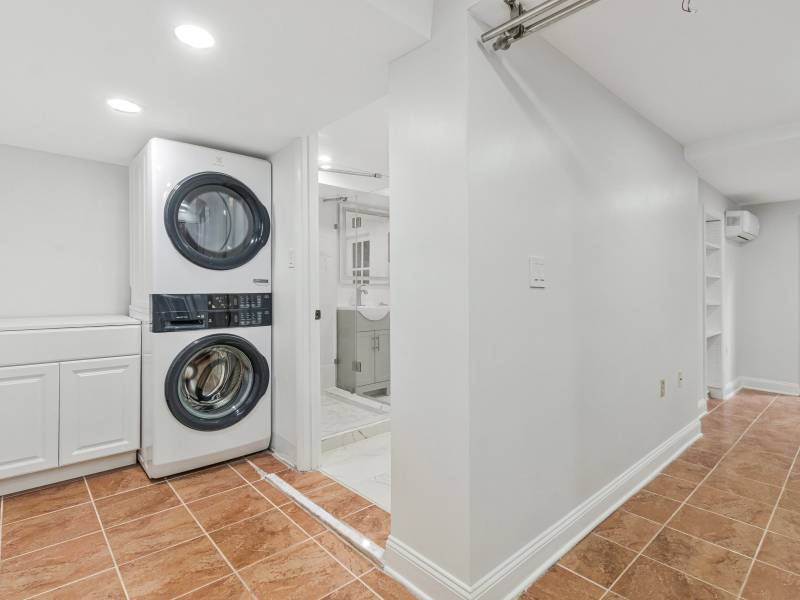 4414 Volta Place, Washington, DC 20007-1539 United States